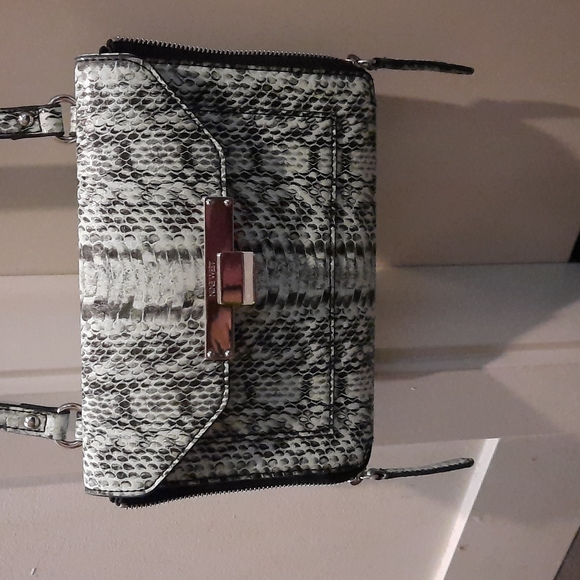 Nine West Crossbody Purse 👛 (Faux Leather) - Picture 1 of 5